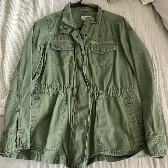 Women’s light green jacket size Medium - Picture 1 of 4